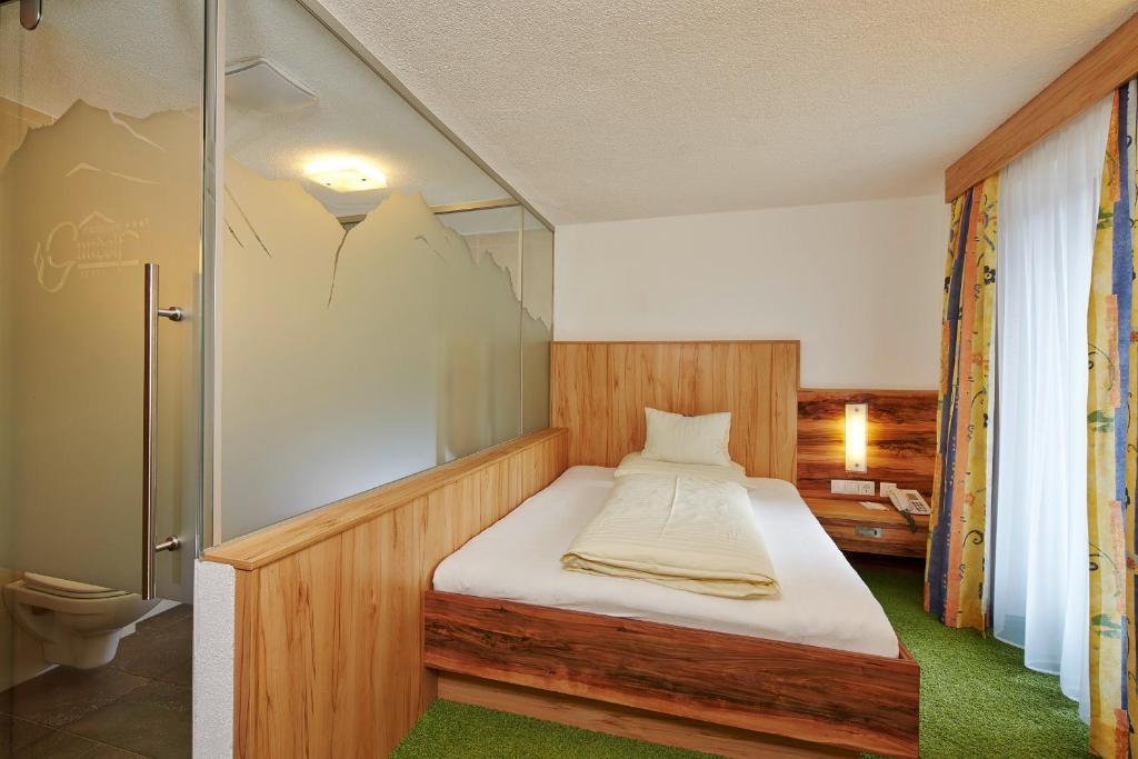 Economy Double Room,302330476:JPEG